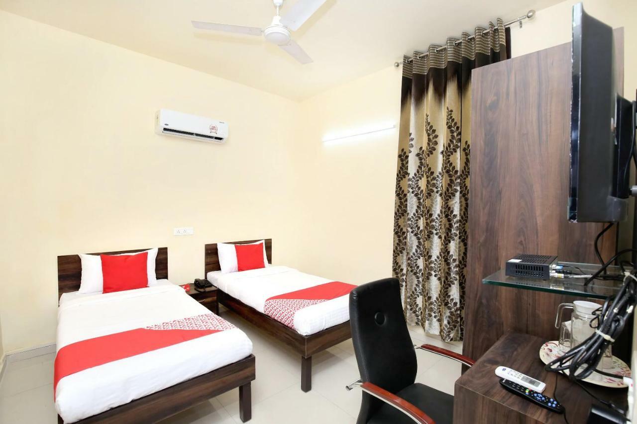 Oyo 16126 Aanantham Otel Ludhiana Dış mekan fotoğraf